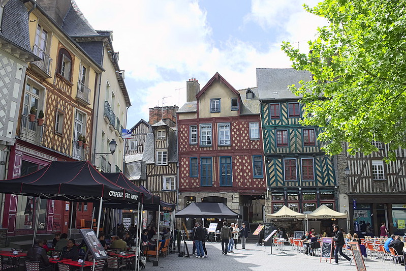 Vieille ville de Rennes sous un temps ensoleillé
